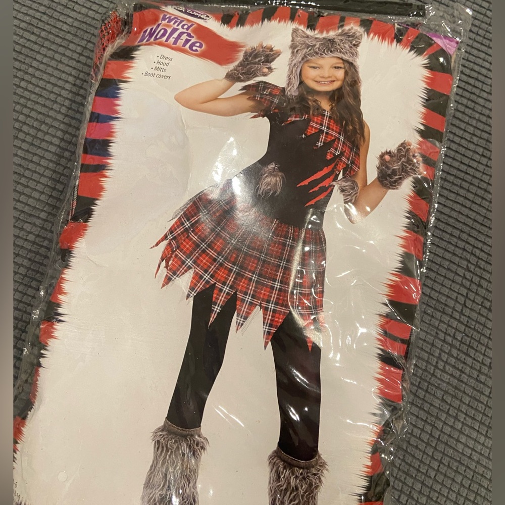 Girls werewolf costume